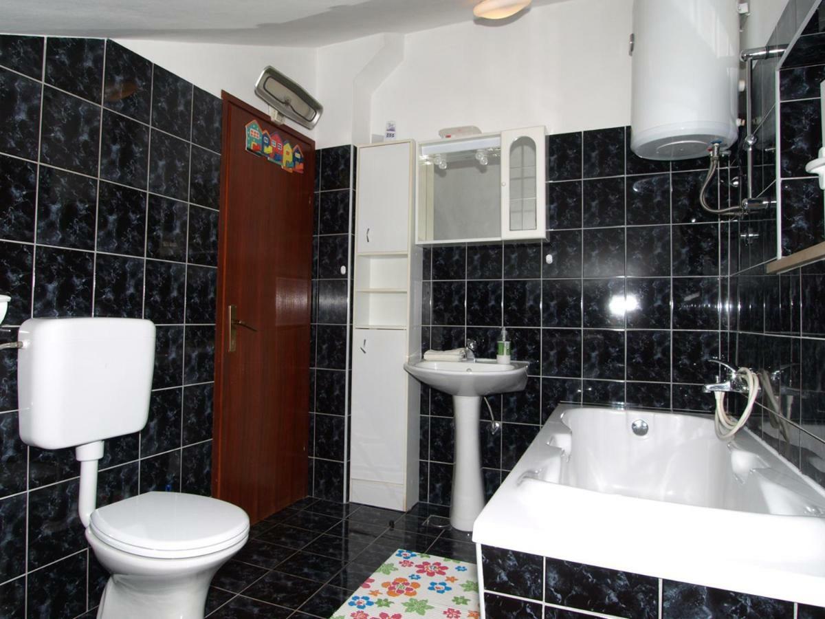 Apartments Skorin ルンバルダ エクステリア 写真