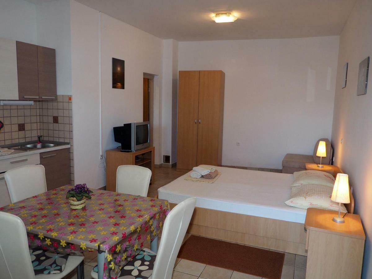 Apartments Skorin ルンバルダ エクステリア 写真